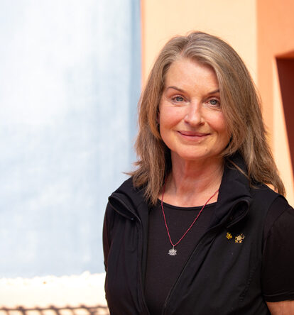 Mii amo spa practitioner, black shirt